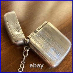 A Smart Antique Silver Pocket Watch Chain, With A Hallmarked Fob And Vesta Case