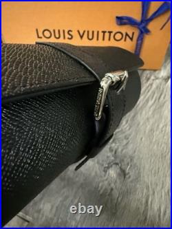 Louis Vuitton Ardoise Taiga Black 3 Watch Case Retails $1,220 Rare